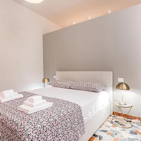 Book Now! A 1 Min Walk From Duomo Of Parma