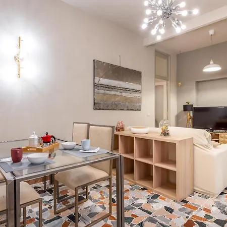 Book Now! A 1 Min Walk From Duomo Of Apartment *