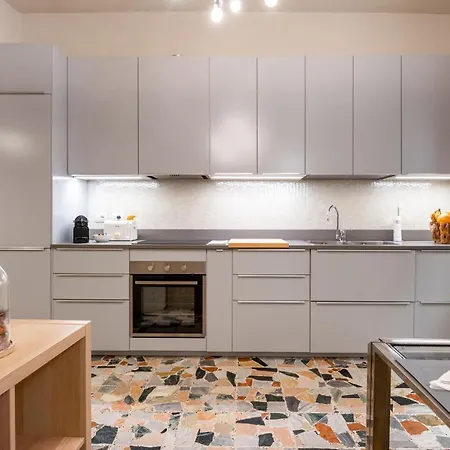 Apartment Book Now! A 1 Min Walk From Duomo Of