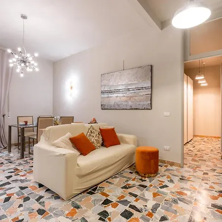 Book Now! A 1 Min Walk From Duomo Of Apartment *