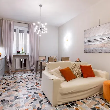Book Now! A 1 Min Walk From Duomo Of Apartment Parma