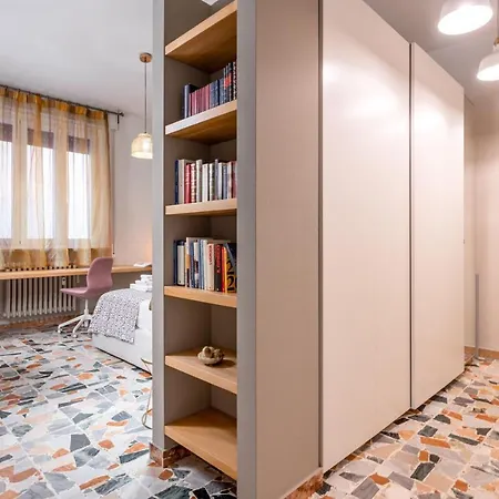 Book Now! A 1 Min Walk From Duomo Of