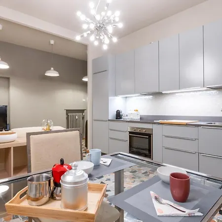Apartment Book Now! A 1 Min Walk From Duomo Of *