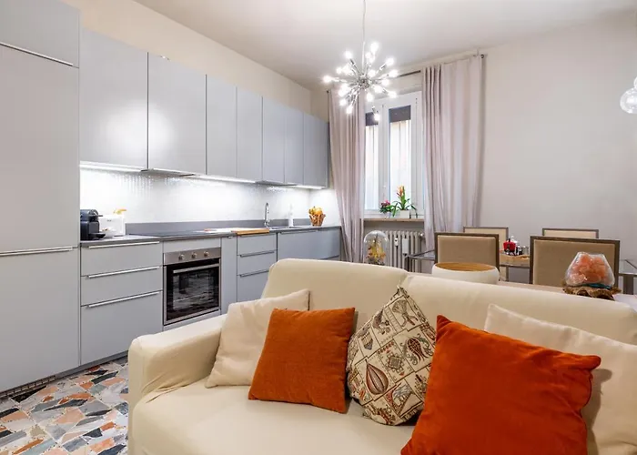 Book Now! A 1 Min Walk From Duomo Of Apartment Parma
